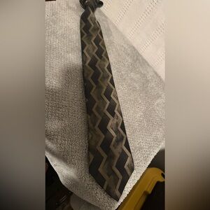 MURANO MENS TIE Black and Gold 4 X 54